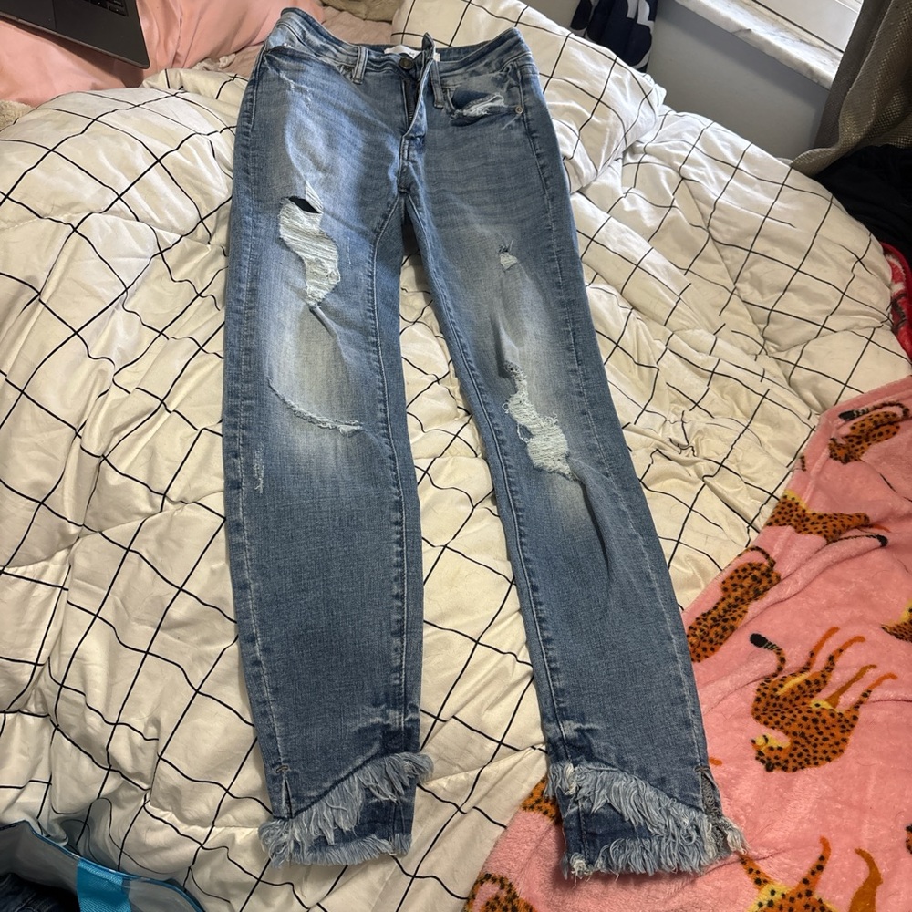 Women’s ripped jeans